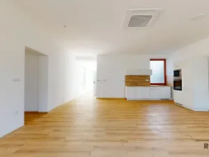 Prodej bytu 4+kk, Třebíč - Vnitřní Město, Karlovo nám., 119 m2