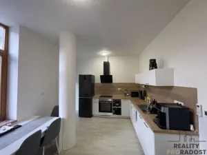 Prodej bytu 2+kk, Třebíč - Vnitřní Město, Karlovo nám., 80 m2