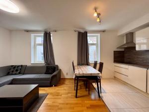 Pronájem bytu 2+kk, Praha - Holešovice, Milady Horákové, 57 m2