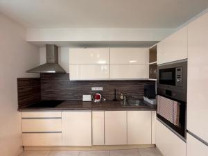 Pronájem bytu 2+kk, Praha - Holešovice, Milady Horákové, 57 m2