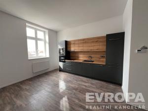 Pronájem bytu 2+kk, Žirovnice, Havlíčkovo náměstí, 43 m2