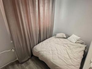 Pronájem bytu 2+1, Karlovy Vary, Plešivecká, 57 m2