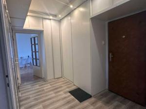Pronájem bytu 2+1, Karlovy Vary, Plešivecká, 57 m2