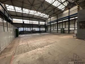 Pronájem skladu, Adamov, 3000 m2