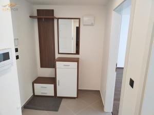 Pronájem bytu 2+kk, Praha - Vysočany, Sokolovská, 50 m2