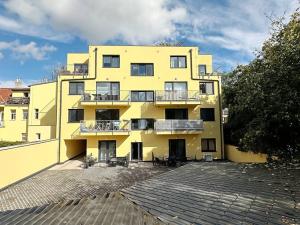 Pronájem bytu 2+kk, Praha - Hrdlořezy, Českobrodská, 39 m2