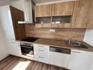 Pronájem bytu 3+kk, Praha - Háje, Loosova, 74 m2