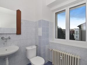 Pronájem bytu 1+kk, Praha - Holešovice, Ortenovo náměstí, 28 m2