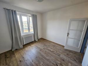 Pronájem bytu 2+kk, Praha - Nusle, Kloboučnická, 35 m2