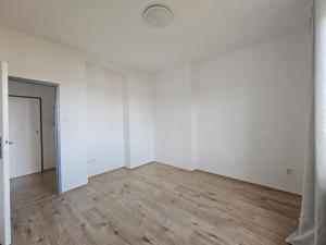 Pronájem bytu 2+kk, Praha - Nusle, Kloboučnická, 35 m2