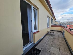 Pronájem bytu 2+kk, Praha - Nusle, Kloboučnická, 35 m2
