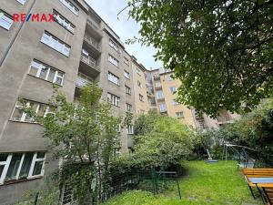 Prodej bytu 2+kk, Praha - Bubeneč, Zelená, 44 m2