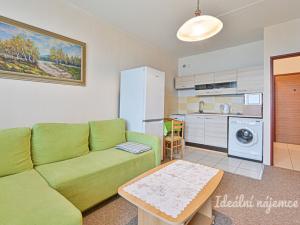Pronájem bytu 1+kk, Brno - Bystrc, Opálkova, 24 m2