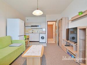 Pronájem bytu 1+kk, Brno - Bystrc, Opálkova, 24 m2