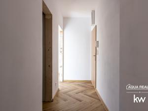 Prodej bytu 3+kk, Karlovy Vary, Šumavská, 68 m2