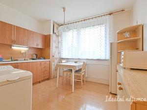 Pronájem bytu 1+1, Brno - Komín, Absolonova, 32 m2