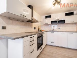 Prodej bytu 3+kk, Šestajovice, Komenského, 92 m2