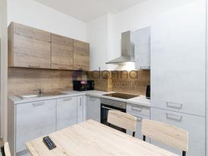 Pronájem bytu 2+kk, Praha - Malá Chuchle, Strakonická, 39 m2