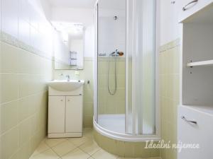 Pronájem bytu 3+kk, Praha - Bohnice, Cafourkova, 54 m2