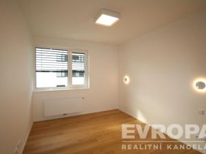 Pronájem bytu 2+kk, Praha - Smíchov, Podbělohorská, 57 m2