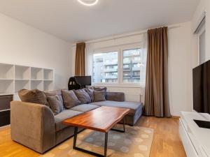 Prodej bytu 2+kk, Praha - Hloubětín, Laponská, 63 m2