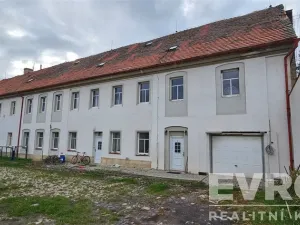 Prodej komerční nemovitosti, Ploskovice - Těchobuzice, Těchobuzice, 1180 m2