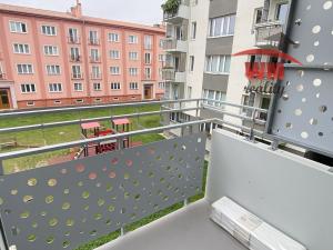 Pronájem bytu 1+kk, Ostrov, Vančurova, 35 m2