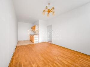 Prodej bytu 2+kk, Praha - Kobylisy, Mirovická, 47 m2