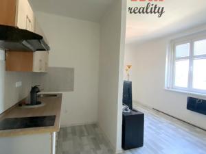 Prodej bytu 1+kk, Karlovy Vary - Doubí, K Linhartu, 24 m2