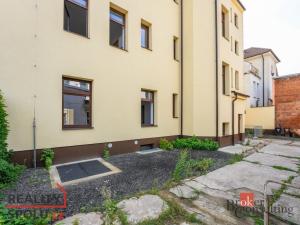 Pronájem obchodního prostoru, Hradec Králové - Pražské Předměstí, Habrmanova, 85 m2