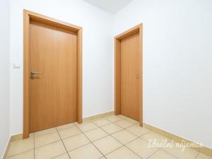 Pronájem bytu 2+kk, Praha - Hloubětín, Nepelova, 58 m2