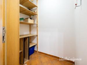 Pronájem bytu 1+kk, Praha - Pitkovice, K dálnici, 44 m2