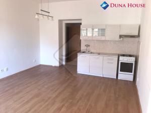 Pronájem bytu 1+kk, Praha - Vršovice, Oblouková, 27 m2