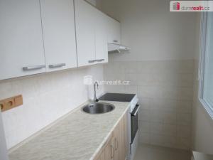 Pronájem bytu 1+kk, Praha - Prosek, Bílinská, 27 m2