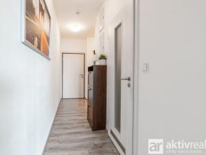 Pronájem bytu 1+kk, Praha - Černý Most, Mrázkova, 34 m2