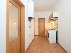 Pronájem bytu 2+kk, Praha - Vysočany, Spojovací, 47 m2