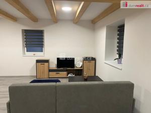 Pronájem bytu 2+kk, Dobrovice, Palackého náměstí, 70 m2