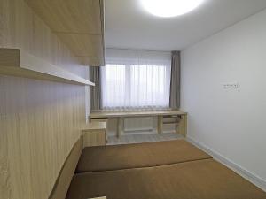 Pronájem bytu 2+kk, Praha - Stodůlky, Holýšovská, 47 m2