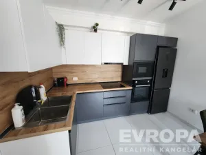 Prodej bytu 1+kk, Drač, Albania, Albánie, Rruga Liria, 37 m2