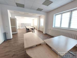 Pronájem kanceláře, Krnov - Pod Bezručovým vrchem, Albrechtická, 52 m2