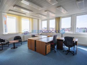 Pronájem kanceláře, Havlíčkův Brod, Havlíčkovo náměstí, 1200 m2