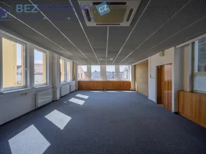 Pronájem kanceláře, Havlíčkův Brod, Havlíčkovo náměstí, 1200 m2