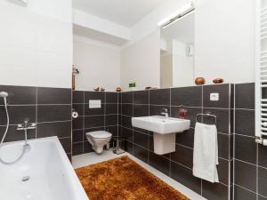 Prodej bytu 2+kk, Praha - Dolní Měcholupy, Kardausova, 63 m2