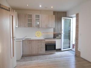 Pronájem bytu 1+kk, Hradec Králové - Svobodné Dvory, Bohdanečská, 30 m2