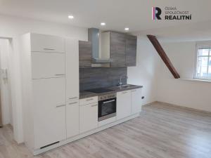 Pronájem bytu 2+kk, Karlovy Vary - Rybáře, Nákladní, 53 m2