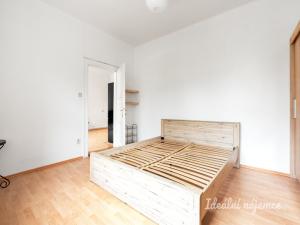 Pronájem bytu 2+kk, Praha - Braník, Jiskrova, 41 m2