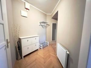 Pronájem bytu 2+kk, Praha - Dejvice, Zelená, 49 m2