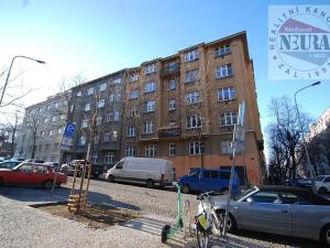 Pronájem bytu 1+1, Praha - Žižkov, Žerotínova, 42 m2