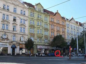 Pronájem obchodního prostoru, Praha - Nusle, náměstí Bratří Synků, 1000 m2