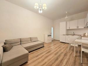 Pronájem bytu 2+kk, Praha - Vršovice, Na spojce, 55 m2